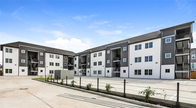 Photo - 3726 Bellfort Ave Unidad D2