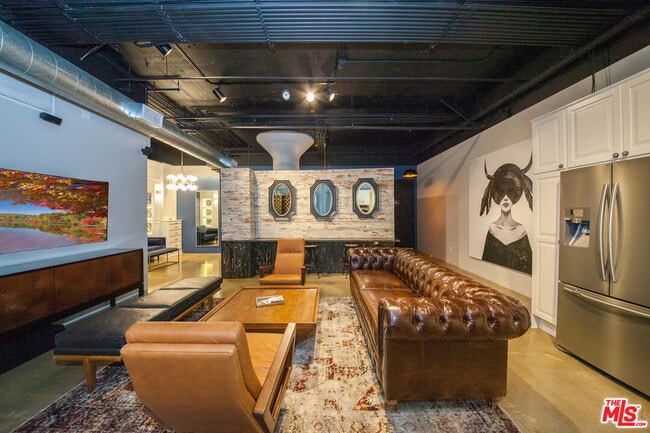 Building Photo - 530 Molino St Unit 113