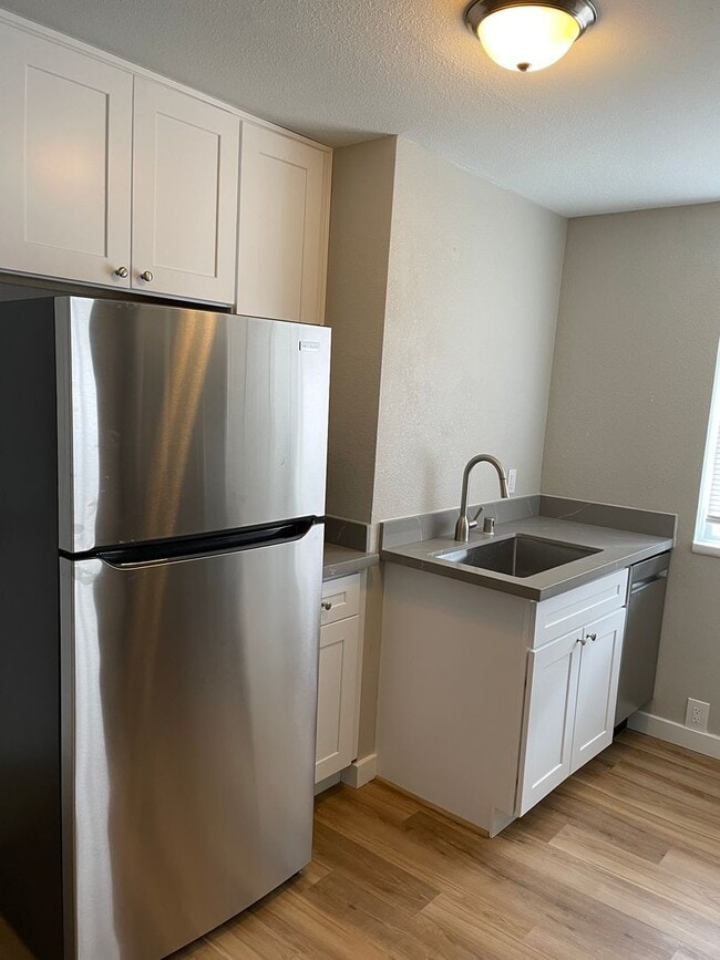 Photo - Renovated Ground Floor 1 BD/ 1 BA! Unidad 4
