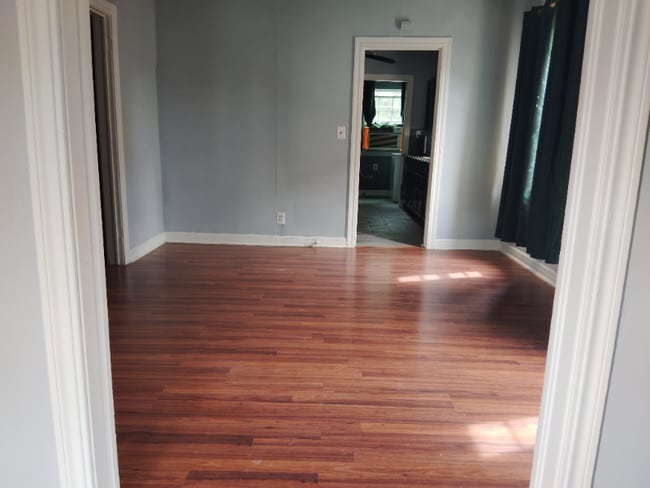 Photo - 508 Colvin St