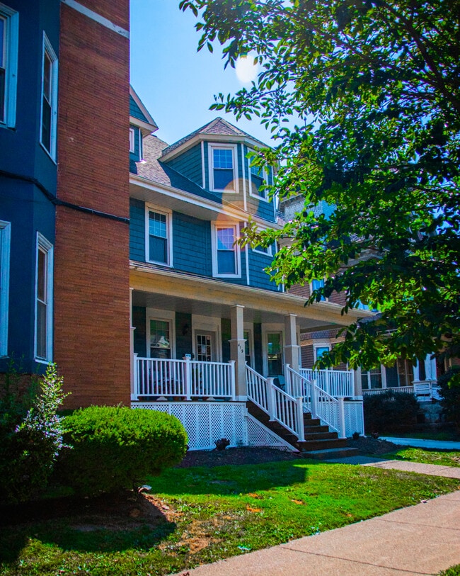 Photo - 425 Porter Ave