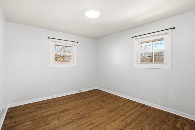 Photo - 3316 E Bottsford Ave