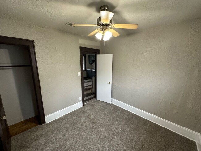 Photo - 2162-2164 N 41st St. (Duplex) Unidad 2164 Upper