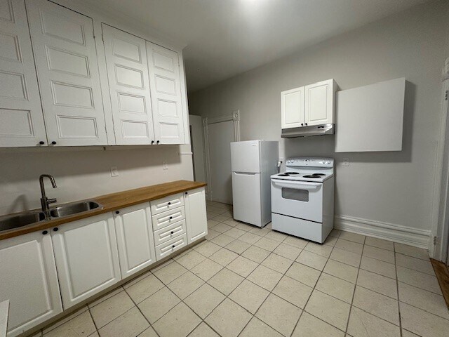 Photo - 455 Besserer St