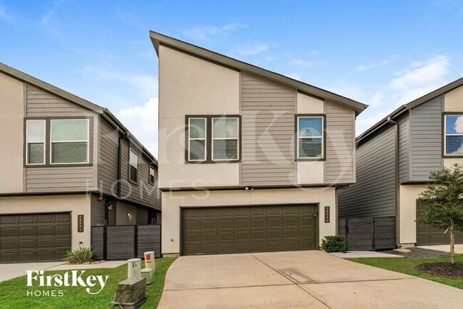 Photo - 18330 W Centro Cir