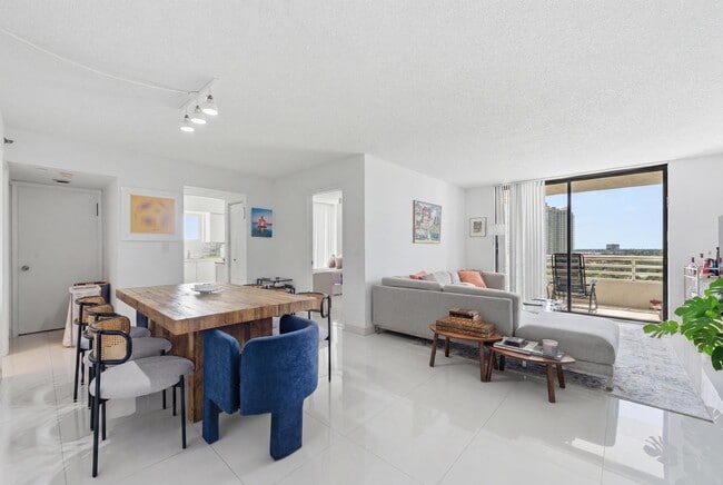 Photo - 3300 NE 192 St Unidad 1201