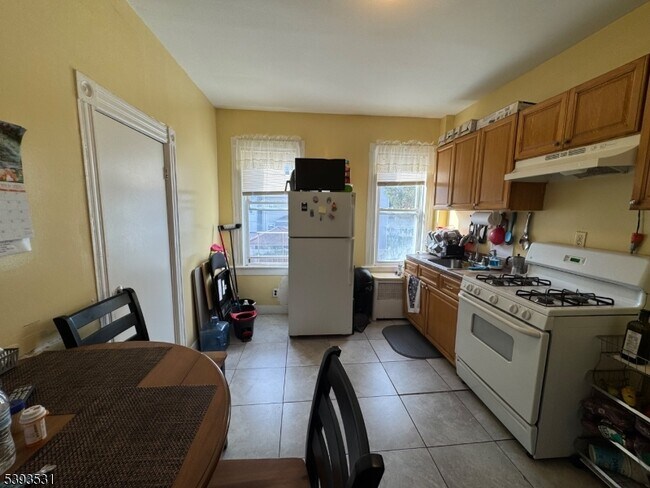Photo - 712 E 27th St