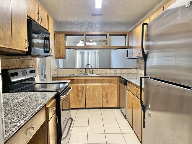 Photo - 9645 Siegen Ln