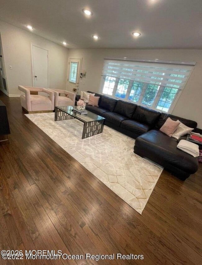 Photo - 6 Teabury Ln