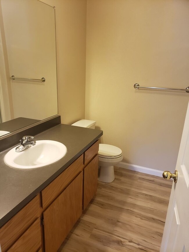 Building Photo - 579 Morgan Dr Unit 2