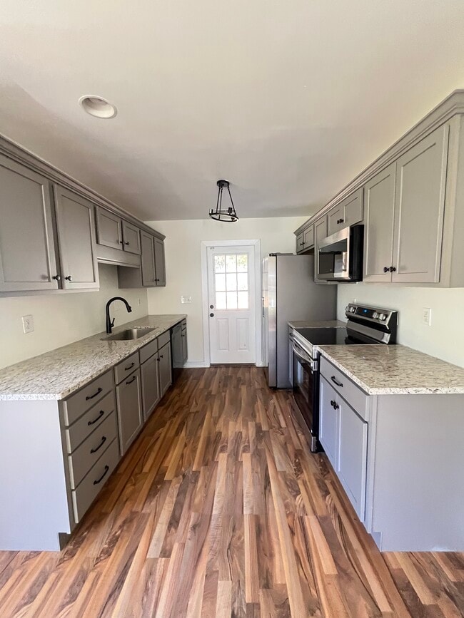 Photo - 9458 Brook Forest Cir