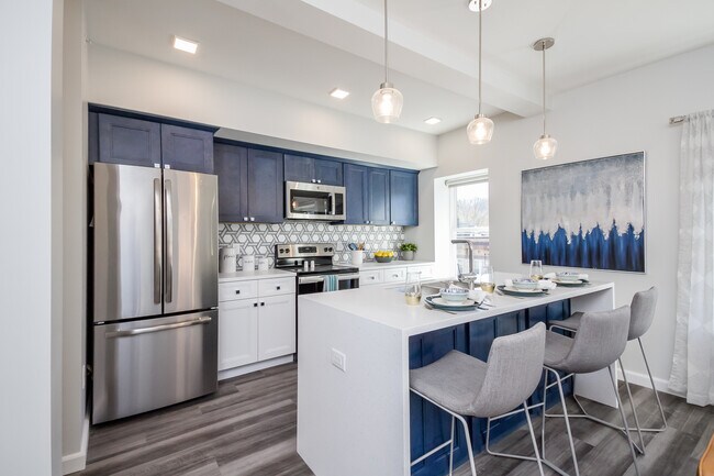 Photo - Monroe Ave Apartments