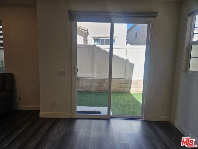 Photo - 1671 Yarrow Pl