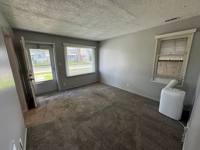 Photo - 2 bed 1 bath Ferndale ranch on a quiet, tree-lined street.