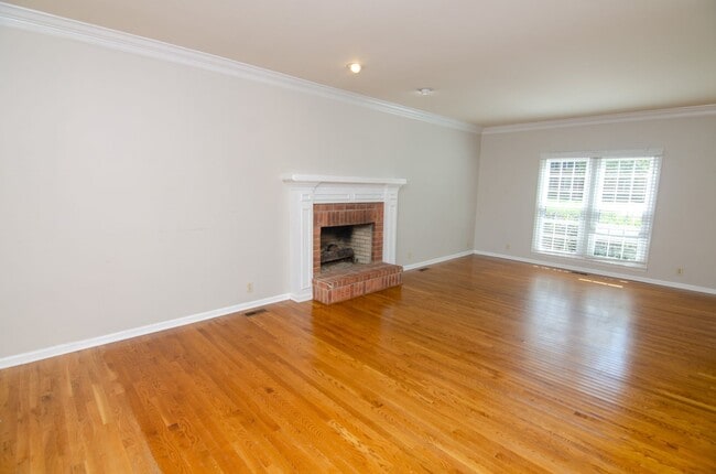 Photo - 1144 Hunters Chase Dr