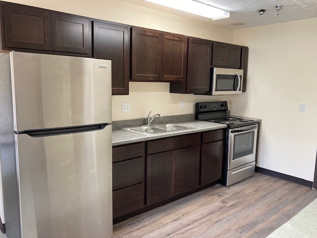 Photo - Woodland Park - Manilla