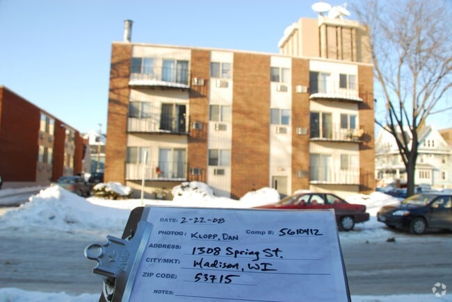 Photo - Randall Park Rentals