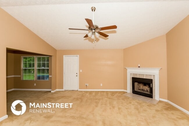 Photo - 159 Livingston Ln