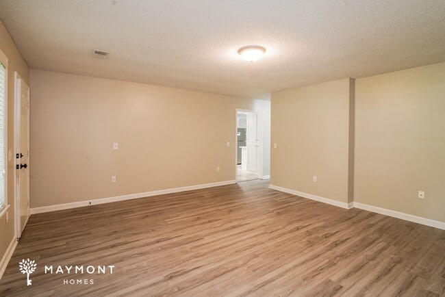 Photo - 213 Taylor Dr