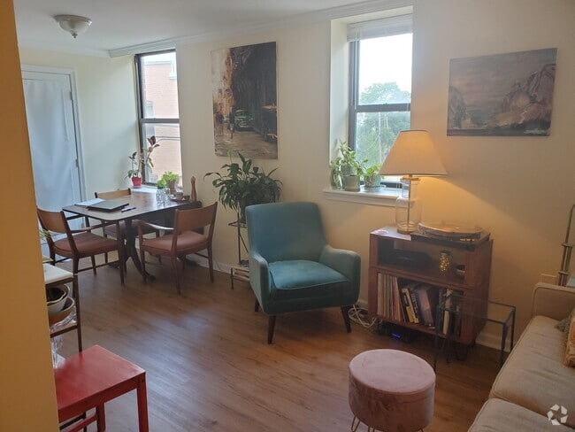 Building Photo - 1436 Meridian Plz NW Unit 203 Rental