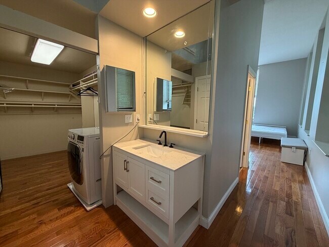 Photo - 841 Parker St Unidad 1