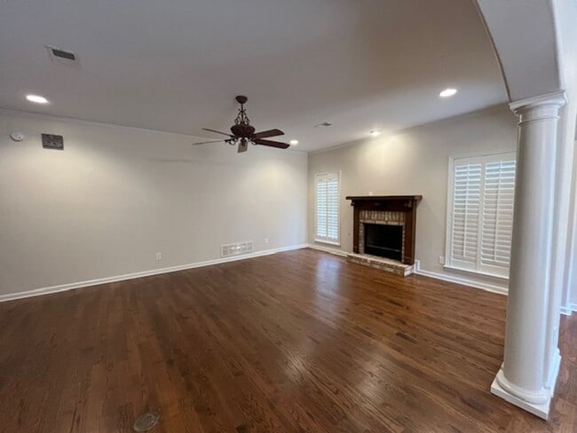 Photo - Renovated 4 Bedroom 2.5 Bath Home for Rent!