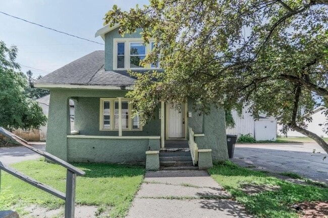 Building Photo - Click the “Apply Now” button or email wapmrentals@gmail.com for a prompt response.