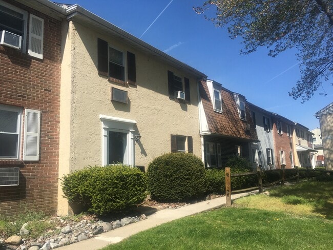 Photo - 620 S Franklin St