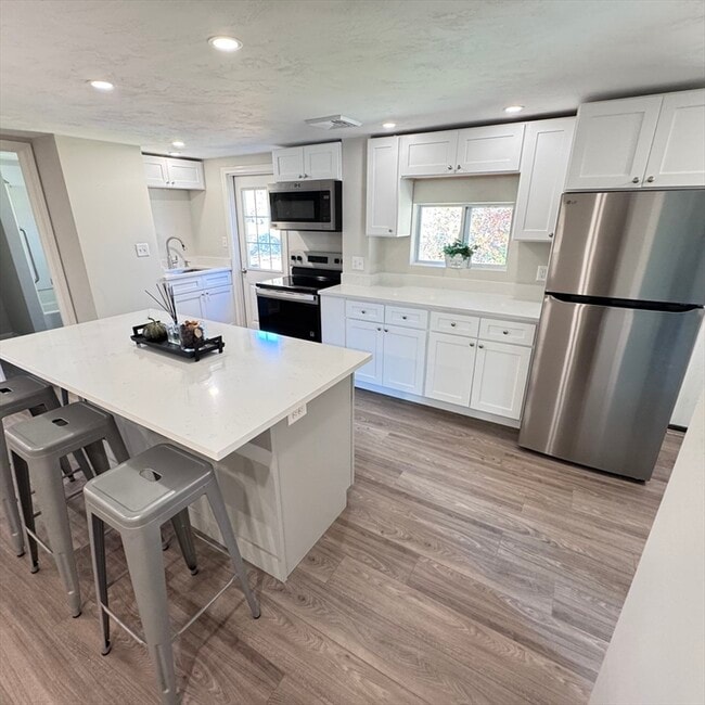 Photo - 131 Worcester-Providence Turnpike