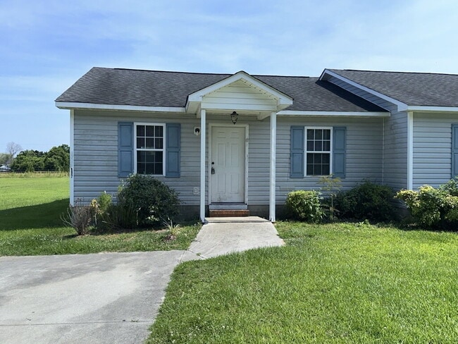 Building Photo - Charming 2 Bedroom Duplex in Richlands
