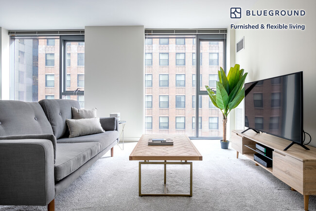 Building Photo - 210 N Wells St Rental