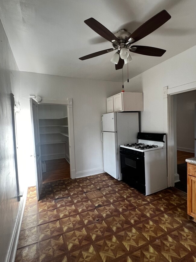 Kitchen & Pantry - 9025 Burlington Ave Unit 2floor