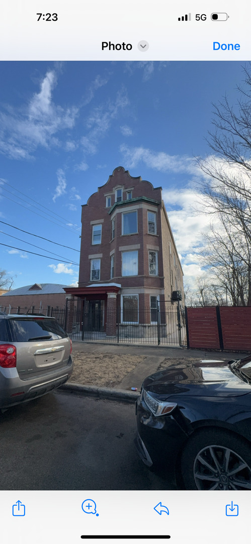 Building Photo - 5115 S Laflin St Rental
