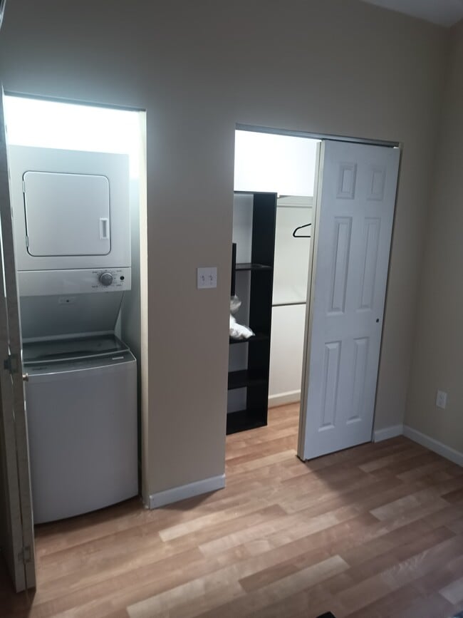 Photo - 1290 Deerpark Rd