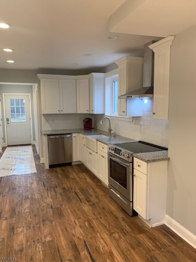 Photo - 186 Horseneck Rd