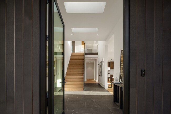 Photo - 7Bd/6Ba Bellevue Home