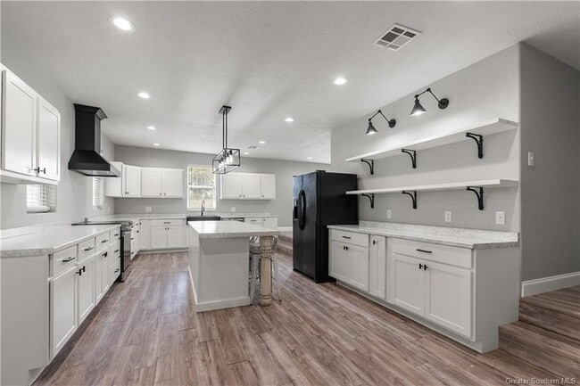 Photo - 1613 West St