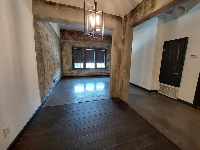 Photo - 6819 Avenue C