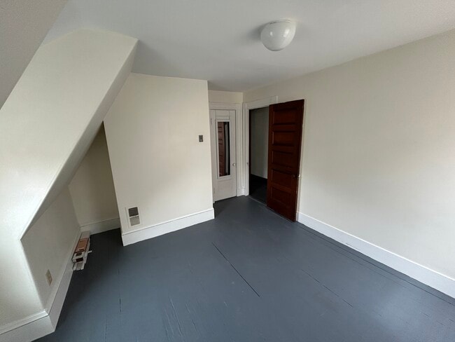 Building Photo - 27R Albion St Unit 1 Rental