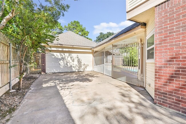 Photo - 16222 Rutley Cir