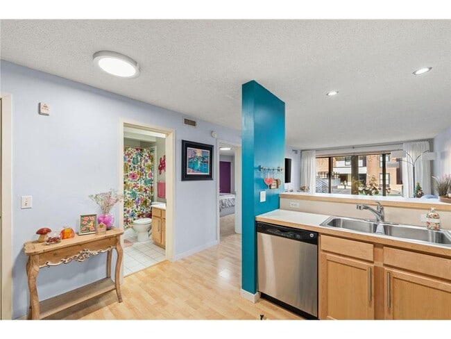 Photo - 48 Groveland Terrace Unidad B103