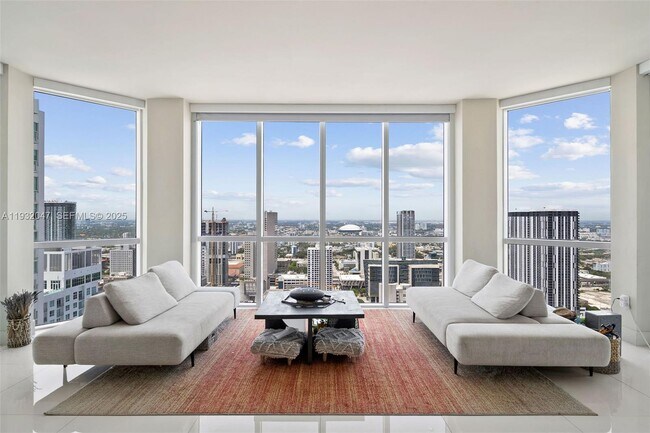 Building Photo - 244 Biscayne Blvd Unit 4608