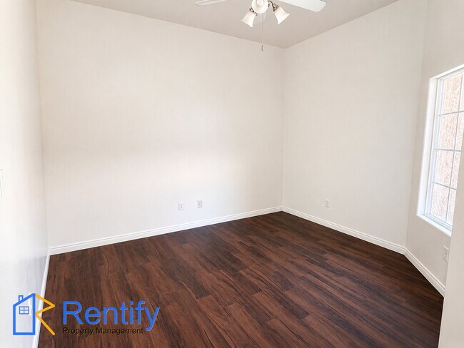Photo - 4 bed, 2.5 bath home in NW Bakersfield - Gardener included