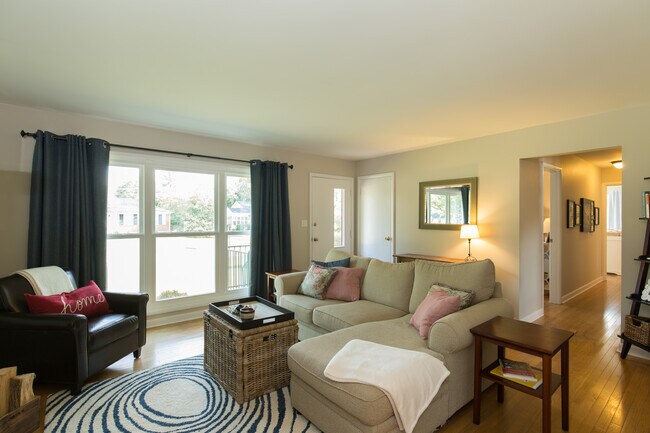 Photo - 4311 Kinloch Rd