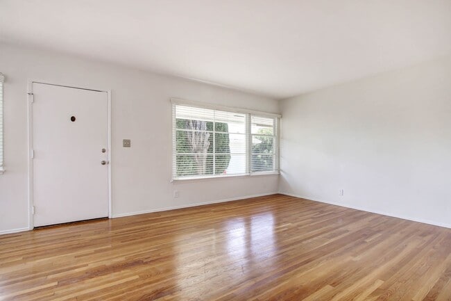 Photo - 1011 19th St Unidad D