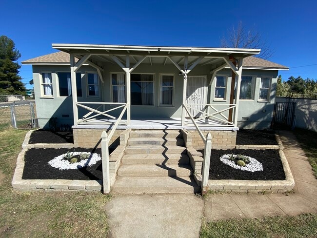 Building Photo - 1009 W Heald Ave Rental