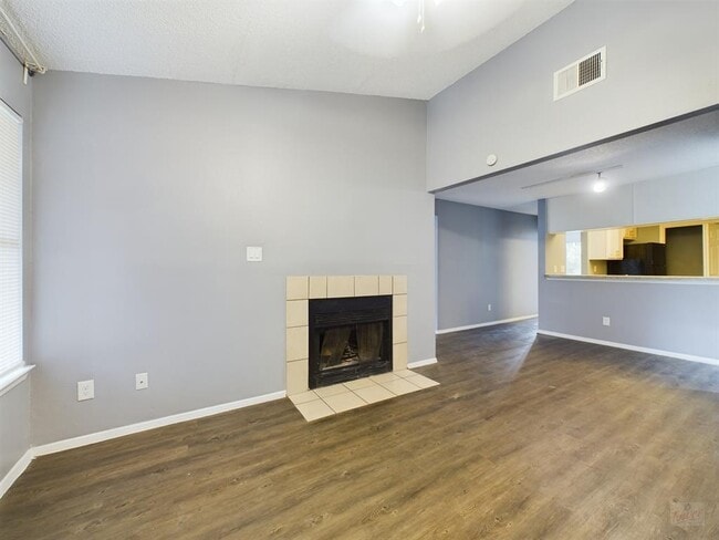 Photo - 806 W 24th St Unit 335