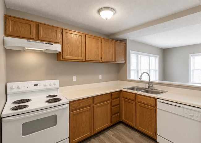 Photo - Roanoke Court Apartments