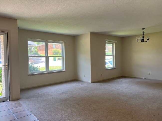 Photo - 4612 N Cypress St