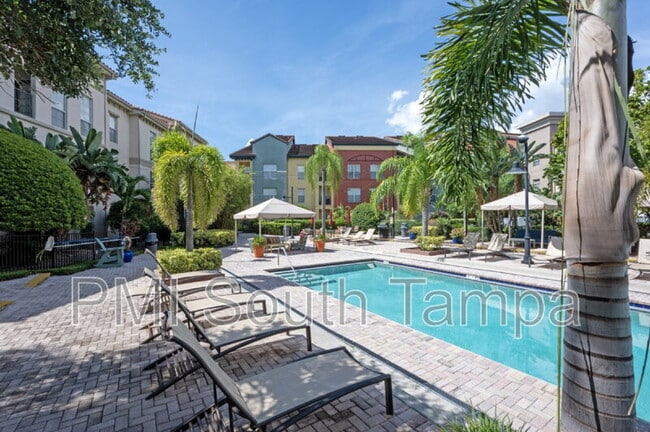 Photo - 2421 W Horatio St Apartment